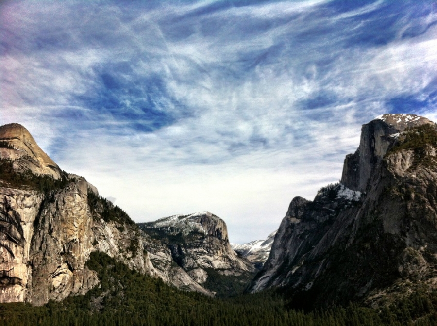 [Image: Image by @shawnreeder - What a gorgeous day in Yosemite looking up Tenaya Canyon #iPhoneography #HalfDome on Propic]