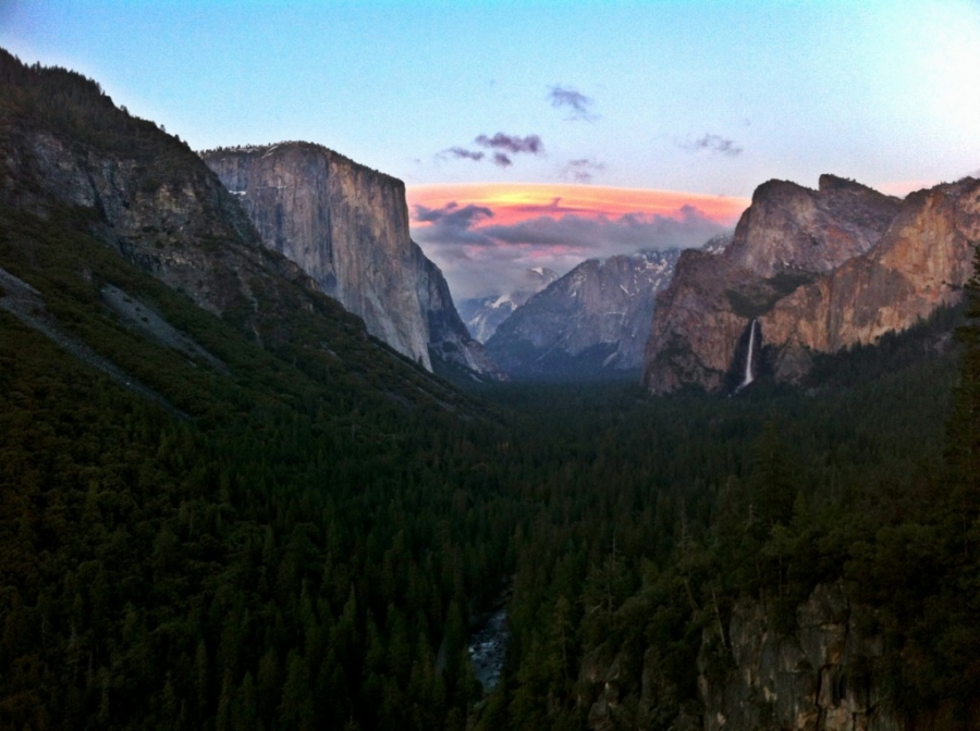 [Image: Image by @shawnreeder - Beautiful sunset here in Yosemite #iPhoneography on Propic]