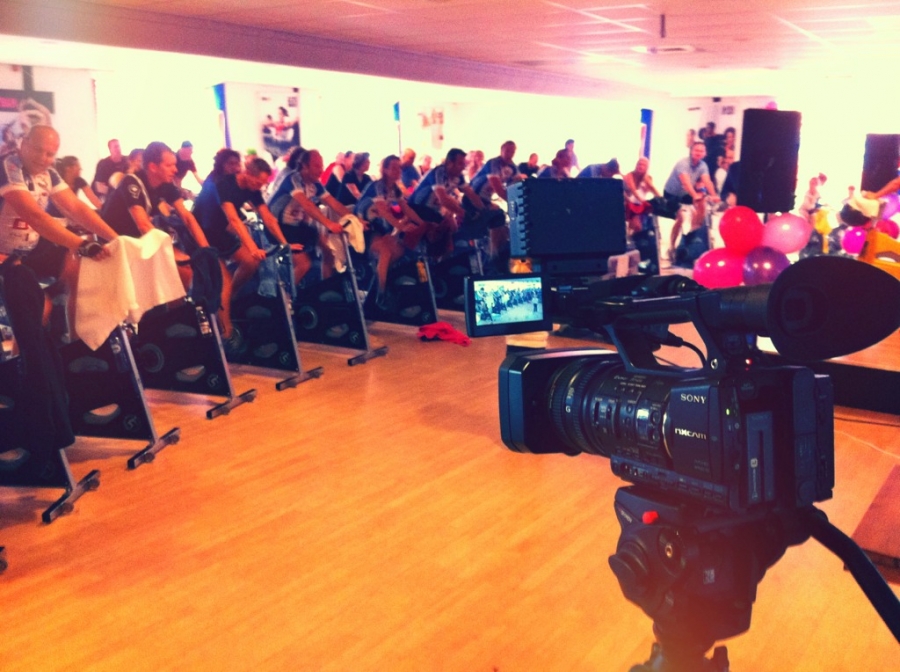 [Image: Image by @colinvdbel - En we zijn begonnen! Spinningmarathon voor #KWF bij #Sportcity #Bilthoven ! #goededoel on Propic]