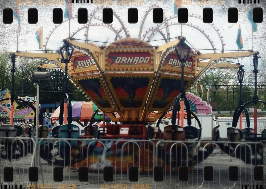 [Image: Photo by @MNS1974 - Parking lot carnivals are creepy. on Propic]
