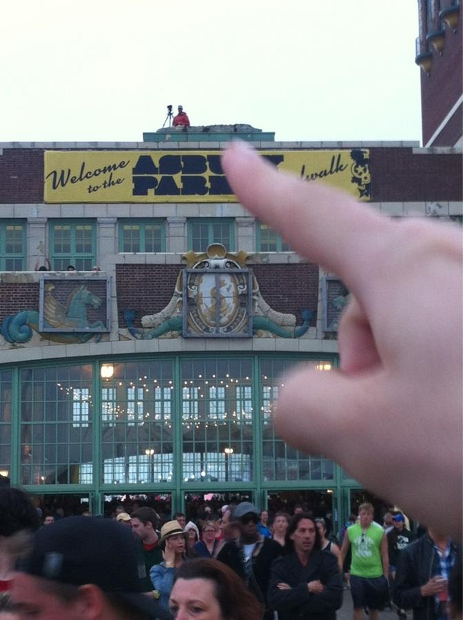 [Image: Image by @JonathanBregel - Look! It's @tylerginter !!! Ha #SIKE on Propic]