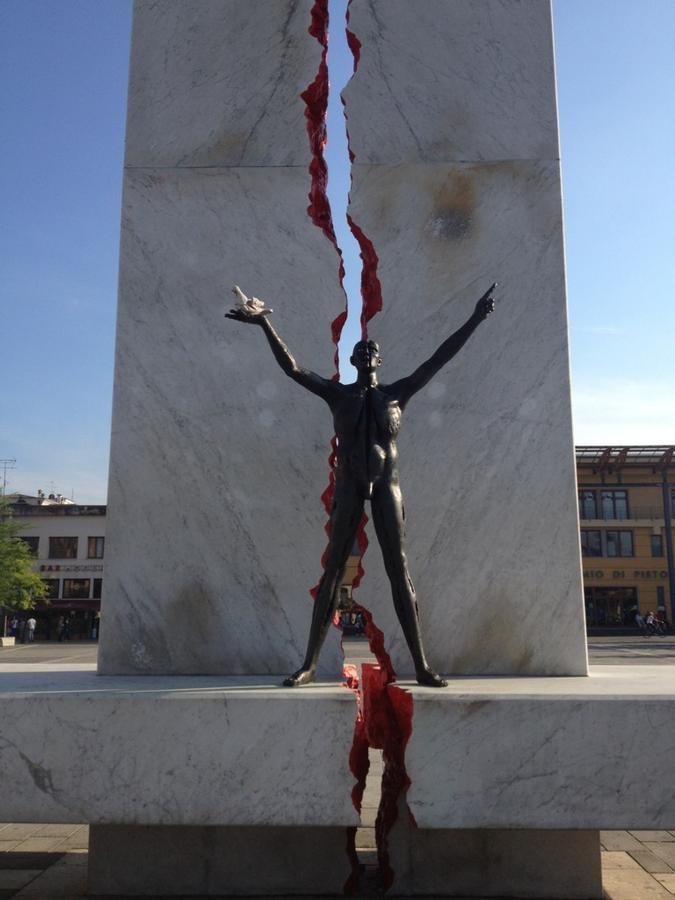 [Image: Image by @caleglendening - @ChadSuicide I karate chopped this statue in Tuscany the other day. Be impressed. on Propic]