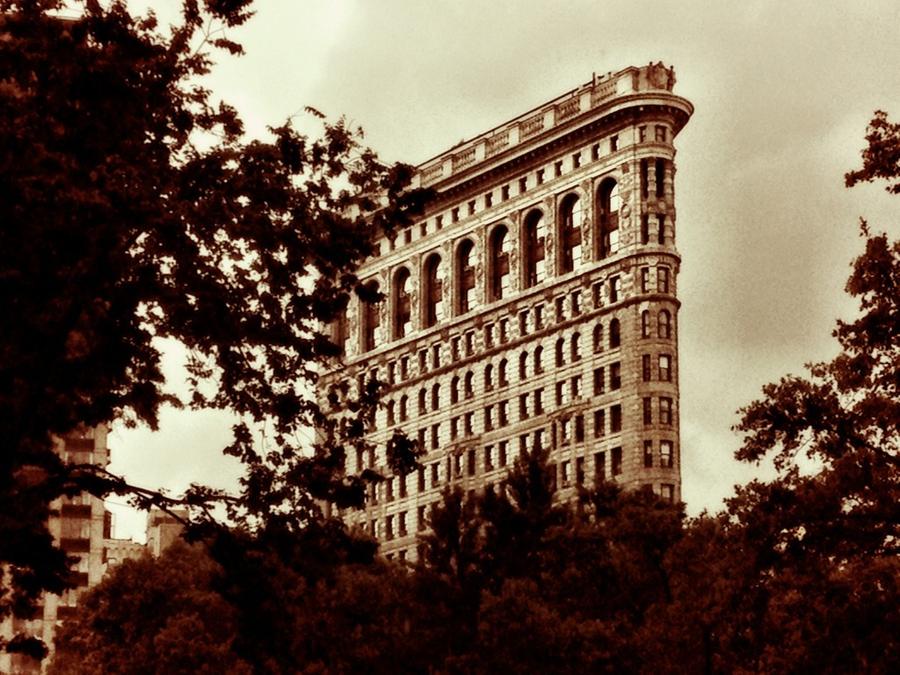 [Image: Flatiron on a Rainy Day by @LordOfVisions - Flatiron on a rainy day. on Propic]