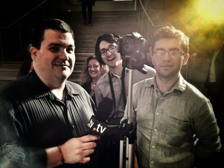 [Image: Image by @PhilipBloom - Just been interviewed by @watchdottv using a gh2 on the @VimeoFestAwards red carpet on Propic]