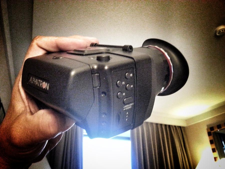 [Image: Image by @PhilipBloom - Now that is one serious sweet bit of kit @alphatrontv @tvlogic Sdi/hdmi evf using the iphone 4s retina screen #wow on Propic]