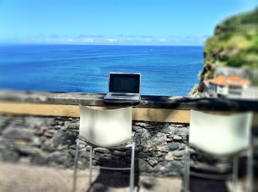 [Image: Image by @NinoLeitner - Another day at the office! #Madeira #islandsdoc #workshop on Propic]