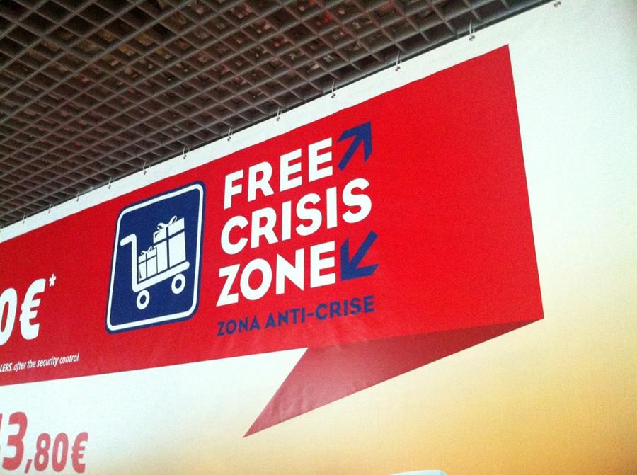 [Image: Image by @NinoLeitner - Hummm, this wrong translation really twists the meaning! #madeiraairport on Propic]