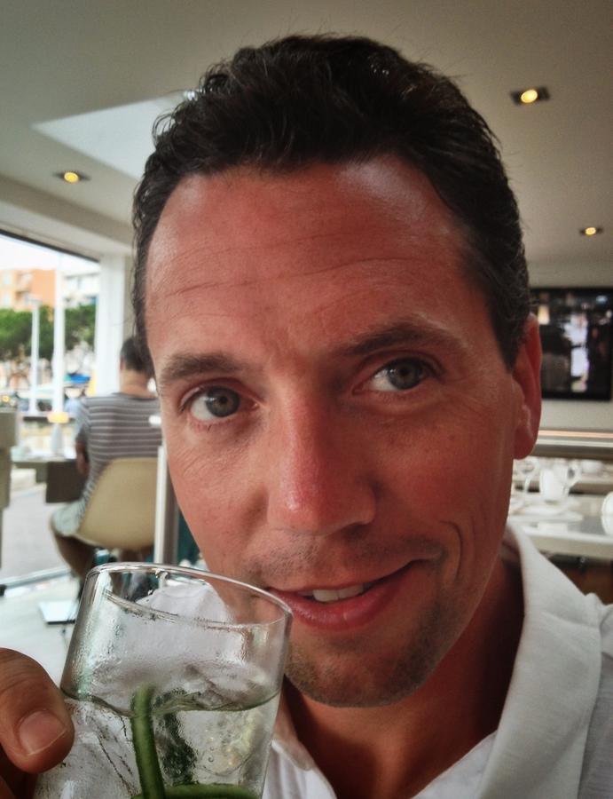 [Image: Image by @PhilipBloom - Mr @EricKessler finally happy to have a Hendricks and tonic at a restaurant in France, well Monte-Carlo. Close enough! on Propic]