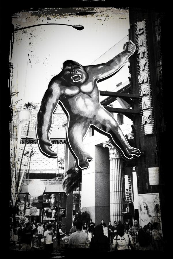 [Image: King Kong by @MissHBomb - I met #KingKong today and he was not a happy camper! #Universal #CityWalk #Hollywood on Propic]