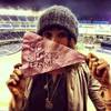 [Image: .@narrativelyny photo editor @whoistaraisrael came in prepared for the #yankees game by emonhassan]